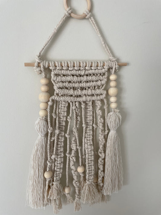 Small knotted wall hanger